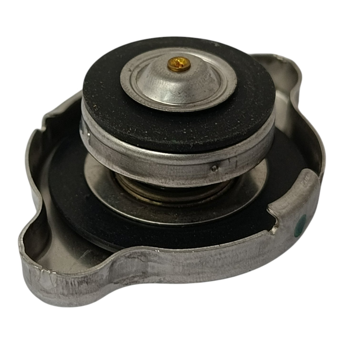 VISTA INFERIOR DE TAPA DE RADIADOR SUZUKI CELERIO WAGON R 2018-2026 OEM
