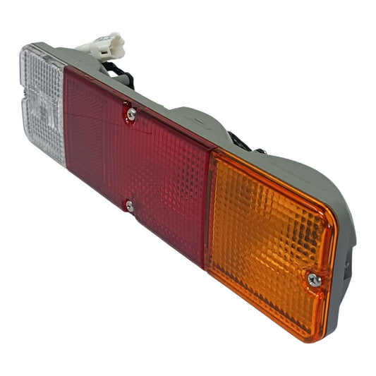 VISTA FRONTAL DE FARO TRASERO DERECHO SUZUKI SUPER ARRY 2016 2024 OEM