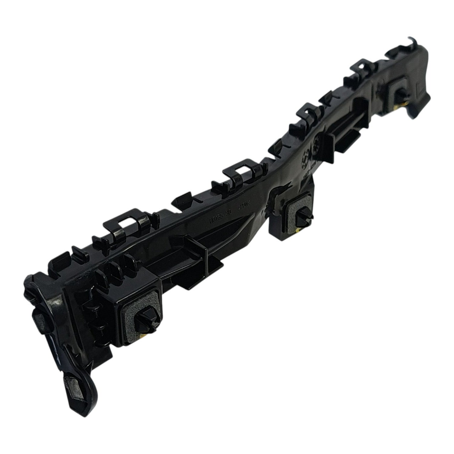 VISTA HORIZONTAL SOPORTE PARACHOQUE TRASERO LADO IZQUIERDO SUZUKI SPRESSO 2019-2026
