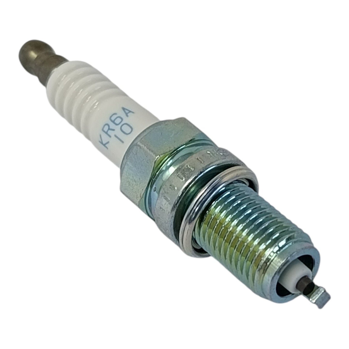 VISTA LATERAL DE BUJIA SUZUKI AÑOS 2010 2024 OEM