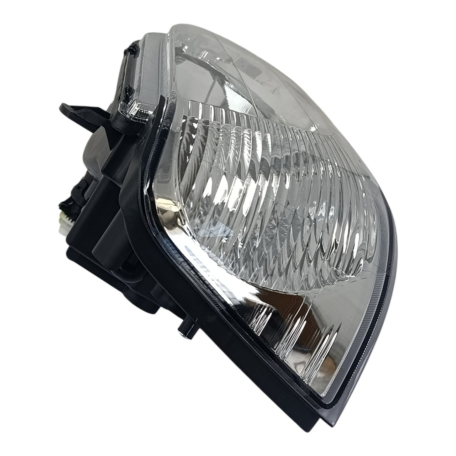 VISTA LATERAL DE FARO DELANTERO DERECHO SUZUKI EECO 2019 2025 OEM