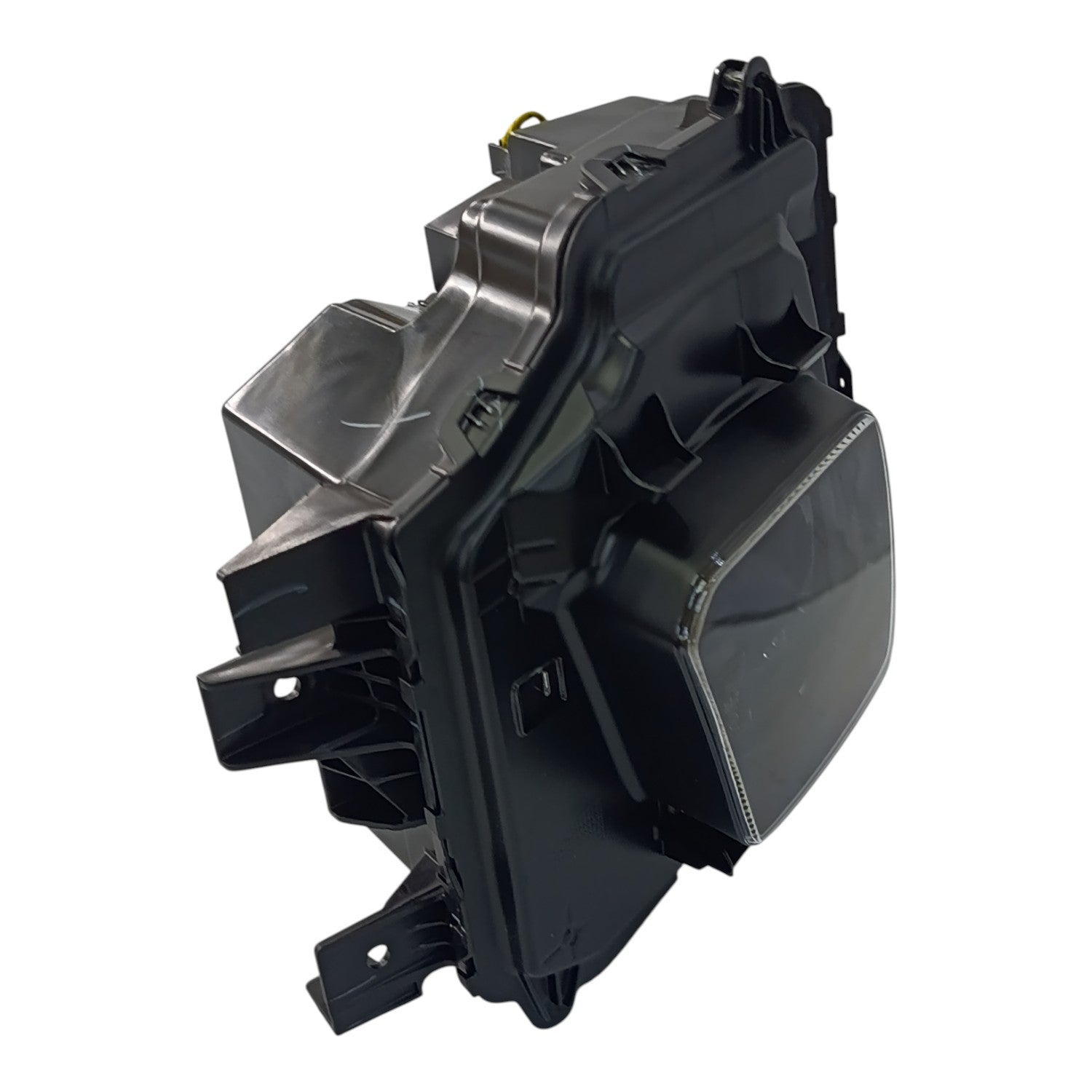 VISTA LATERAL DE FARO DELANTERO INFERIOR DERECHO SUZUKI GRAND VITARA 2022 2025 OEM