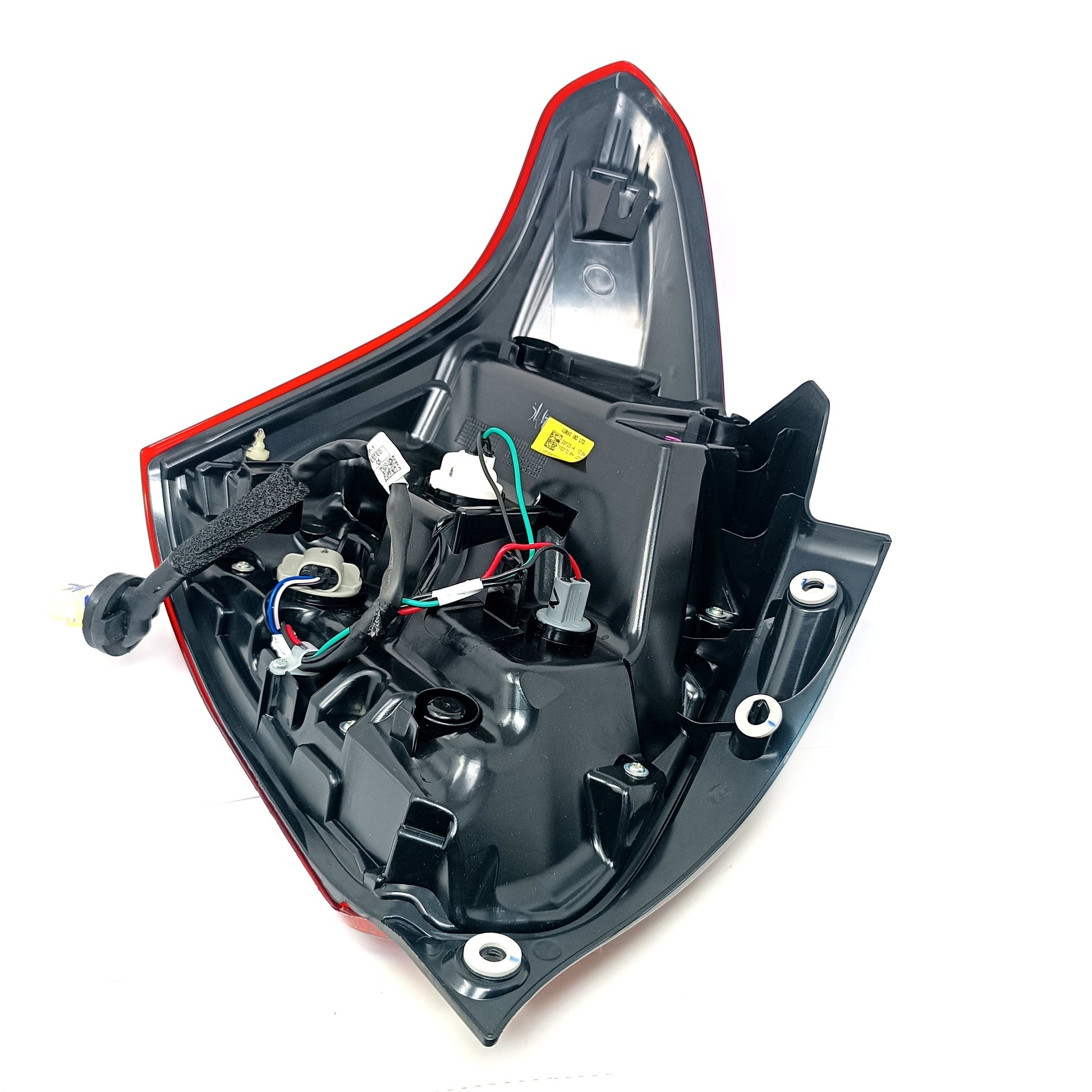 VISTA POSTERIOR DE FARO TRASERO DERECHO SUZUKI SWIFT GLX 2018 2024 ORIGINAL